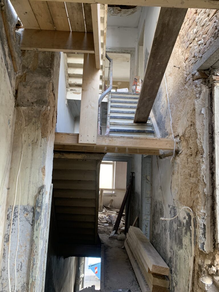 IMG_8525 Dachgeschoss Ausbau eines Mehrfamilienhaus in Krefeld